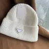 Stickad hatt lyxiga kashmirkapslar Bokstäver Casual Winter beanie unisex utomhushuven stickade hattar mode av hög kvalitet flera färger valfritt