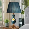 Europejskie lampy stołowe wazon sypialnia lampa nocna Dekoracje Home Decor Light Prosty nowoczesny salon Niebieski ceramiczny oświetlenie stołowe