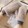 Vijf vingers handschoenen Koreaanse Winter Winter Warm wanten schattige cartoon plus fluwelen dikke gebreide hangende nek buiten fietsen vol vinger pluche