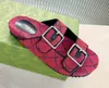 2021 Playa Fondo grueso Zapatillas de dibujos animados moda verano sexy Plataforma al aire libre dama Sandalias Alfabeto Diseñador de cuero Hotel Baño zapatos de mujer 01