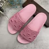 2023 Herrens kvinnors tofflor Summer Rubber Sandals Beach Slide Fashion Scuffs tredimensionella teckensnitt inomhusskor Storlek 35-47