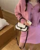 Women Cross Body Counter Facs Fashion Womens Womens حقيبة صغيرة حقيبة يد عالية السعة عالية الجودة جلدية كبيرة الحجم الكبير بالجملة