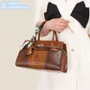 Портфели оптом, фабричные женские сумки на ремне, 2 элегантные многослойные модные сумки с лентой, классическая сумка из крокодила с тиснением, тройная сумка lea