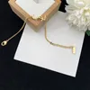 Bracelets de la chaîne de femmes classiques de mode Bracelet de créateur luxurytes pour offrir un cadeau de bijoux charmant de tempérament charmant