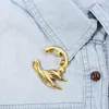 Spille Spille Anime giapponesi Romanzo Viola Evergarden Distintivo Bottoni Spilla Colore oro Cosplay Prop Camicia di jeans Fan Trinket DailyPins