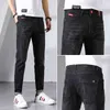 Été hommes Jeans Designs coréen coupe ajustée crayon pantalon 2022 nouvelle tendance décontracté hommes pantalons Y220415255p