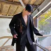 Męskie Seksowne Koronki Metalowe Łańcuch Klamra Casual Black Suit Kurtka Blazers Mężczyzna Streetwear Vintage Garnitury Płaszcz Odzież Scena 220409