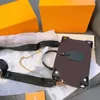 Luxus Das neue 2022 quadratische Softbox-Paket eine Schulter geneigt über eine kleine Party tragbare Kosmetiktasche Textur Joker Lady Bags 06