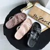 Gai gai gai 2022 kvinnor sandaler platt klack glider tofflor ankel remma kors casual skor grön rosa naken svart röd sport sneakers