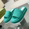 Mode kvinnliga sandaler m￤n tofflor glider flip flops plattform sammet l￤genheter broderade godis gummilinn gel￩skor h￶ga klackar kl￤dskor st￶vlar 35-45