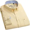 Aoliwen Spring Men's Castary Oxford Spin Shirts Long Sleeve Cotton Shirt黄色パッチポケット長袖Formenスリムフィット210331