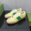 2023 Comfortable Board Shoes Luxury Designer Sneakers Running vintage leather Women's Casual Bee Casual comfortable and versatile sneakers