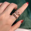 Circle Round Classic Diamond Wedding Ring Designer Kobiety Pierścień Miłośnicy ślubu Prezent Prezent Biżuteria z pudełkiem