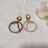 Créoles Boucles D'oreilles Avec Boîte Designers Pour Femmes Luxurys Designer Perle Goujons De Mode Or Boucle D'oreille F Boucles D'oreilles En Gros D2206142Z