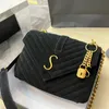 Üniversite Messenger çanta flep crossbody çantalar zincir omuz çantaları kapitone çanta kadın çanta kadife gerçek deri yüksek kaliteli donanım moda mektup tokası