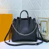 5A + أعلى جودة بيلا حمل الحقائب مصمم النساء الفاخرة Crossbody المصممين حقيبة الكتف وضع الطيران الكلاسيكية 32 سم مخلب جلد البقر مثقب