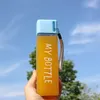 Bicchiere di plastica quadrato piccolo da 500 ml con coperchio Bottiglie d'acqua trasparenti semplici a tenuta stagna per studentesse estive
