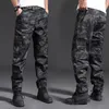 Męskie spodnie wiosenne marka mody cargo militarne multi kieszenie w lupgy casual spodni kombinezon