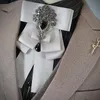 Bow Ties Men British Style Ribbon Bowtie broszka kołnierzyka Pins męskie broszki bluzka damskie akcesoria odzieżowe