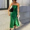 Jacuqeline Backless Y2K Green Midi Satin Sexig klänning Kvinna Summer ärmlös eleganta klubbens bodycon klänningar för kvinnor parti 220704
