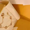 Braccialetti da donna in oro premium Designer Bracciale a catena Luxury Diamond Letter Design F Bracciale Gioielli di moda219w