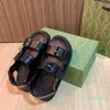 Designer Kvinnor Jelly Black Sandals Beach Tjock Sole Fashion Round Toe med lätt icke-slip Hållbar vår sommar