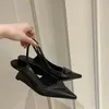 Kobiety klinowe sandały wysokie obcasy buty damskie szczotkowane skórzane pompki na skórki 65 mm kliny spiczaste palce czarny biały 35-42