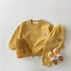 Mode peuter jongens herfstkleding sets baby meisje kleding set kinderen sportbeer sweatshirt broek 2 stks pakken outfits 220715