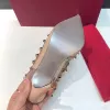 Remaches de dise￱o Zapatos de vestir T-Strap Patent Patemed Toe Toe Fashion Lady Banquet Single Shoe Shoe Sexy Bombas 6.5cm 9.5cm