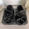 Pantofole firmate Soffici pantofole pelose Pantofola di lana Inverno caldo Scivolo da donna Comode diapositive sfocate