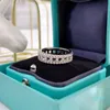 2022 Женщины звонят роскошные дизайнерские кольца высококачественные бриллиантовые кольцо атмосферное универсальное свадебное подарок на День святого Валентина изящный