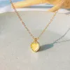 Collana con pendente in lega di cuore di pesca gialla lucida semplice Collana da donna con catena in acciaio inossidabile Collane con clavicola Gioielli di moda per ragazze