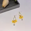 Boucles d'oreilles pendantes lustre coréen long strass fleurs jaunes pour les femmes 2022 mode doux bijoux femme élégant pétale goutte