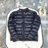 2023mens 더보기 재킷 다운 재킷 디자이너 겨울 경량 스탠드 칼라 클라우드 주머니 따뜻한 파파 럭셔리 자수 코트