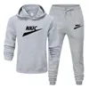 Herbst New Men Tracksuit Casual Herren Sportset Langarm Tshirt 2 Stück Sets Hosen Modemarke Jogger Fitness Sportswear