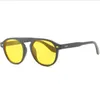 Mode Vintage Round Style Tint Ocean Lens Lunettes de soleil Men Femmes Femmes Rivets Brand Design Sun Verres en gros