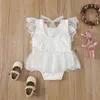 0-24 månader Baby Girls Summer Rompers Lace Butterfly Round Neck Sleeveless Jumpsuit med snaps för småbarn Vit Casual Hot G220521
