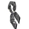 ティクトクネットレッドホットセラー印刷エレガントなクラバト雰囲気の蝶ネクタイスカーフスプリングサマービーチショールファッションスカーフSQPZ
