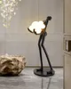 Outras iluminação ao ar livre escultura humana lâmpada de chão de lâmpada humanóide caráter fêmea varanda feminina criativa e criativa arte grande lampother