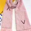 Fashion Wool Sconef Autumn e Winter Letter Shawl Solid Color Silk Spra