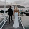 Mariage magnifique robes de sirène robe nuptiale Satin Sweep Train V cou de couche sexy