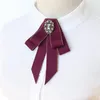 Bugkrawatten Handgemachte Stoff Krawatte Britische Stil Ribbon Bowknot Krawatte Hochzeit Hemd Cravat Broschen für Frauen und Männer Zubehör
