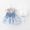 2021New Baby Girl Beach Princess Dress Cute Bow Flower senza maniche in cotone Summer Infant Dress + cappellino Neonato Set di abbigliamento Vestaglie G220428