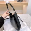 Luxe Schoudertassen 7 Kleuren Designer Onderarm Tas Mode Gesp Vrouwen Lederen Totes Vrouw Messenger Portemonnee Portefeuilles HQP50