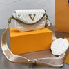 Crossbody Gold Chain Crobody Bag Women Straddle Flip Shoulder Handbag Stripes Läder Liten runda nollplånbok