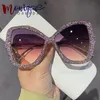 Occhiali da sole Donne 2022 Butterfly Vintage Luxury Sun Glasses Bling pietre di occhiali rosa protezione UV400 Lunette de Soleil femme249b