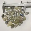 Collane a ciondolo a ciondolo naturale grigio Moonstone di dimensioni irregolari perle sciolte gemme in pietra cabochon per gioielli che producono 5 pezzi/lotto misti/lotto 12-25 mm in sizen
