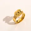 Высококачественные роскошные ювелирные дизайнерские дизайнерские товары кольца Женщины любят свадебные принадлежности 18 тыс. Золотая кольцо из нержавеющей стали Fine FIN2685268