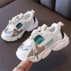 2022 Spring Boys Girls Children's Sneakers Fashion Mesh Ademende casual schoenen Lichte zool niet-slip buitenloopschoenen 15-36 G220517