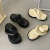 Modische Flip-Flops mit dicken Sohlen, Frühling, Sommer, Strand, Plateau-Hausschuhe für Damen, einfarbig, römische Sandalen